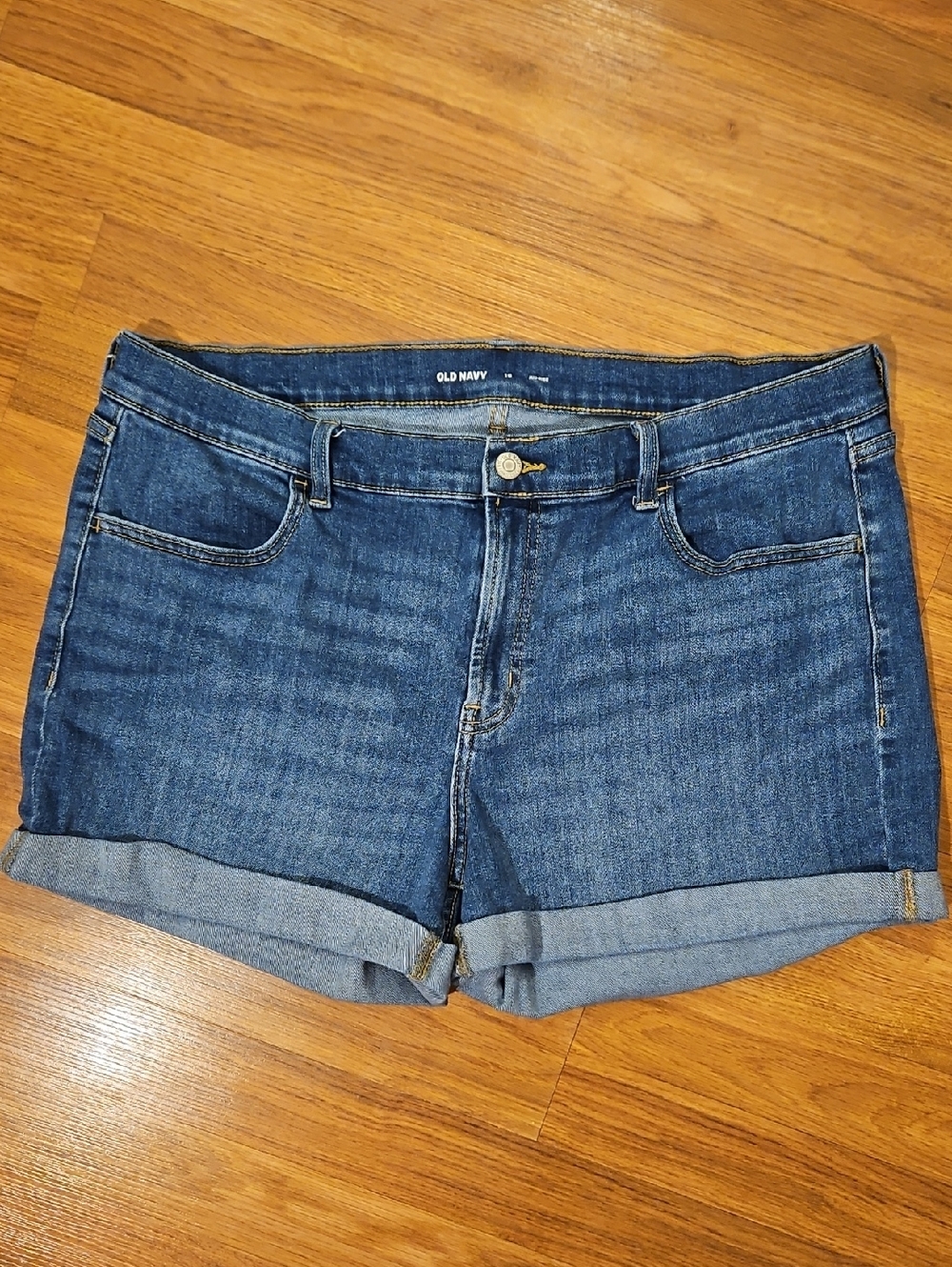 Old Navy Mid Rise Jean Shorts Size 16